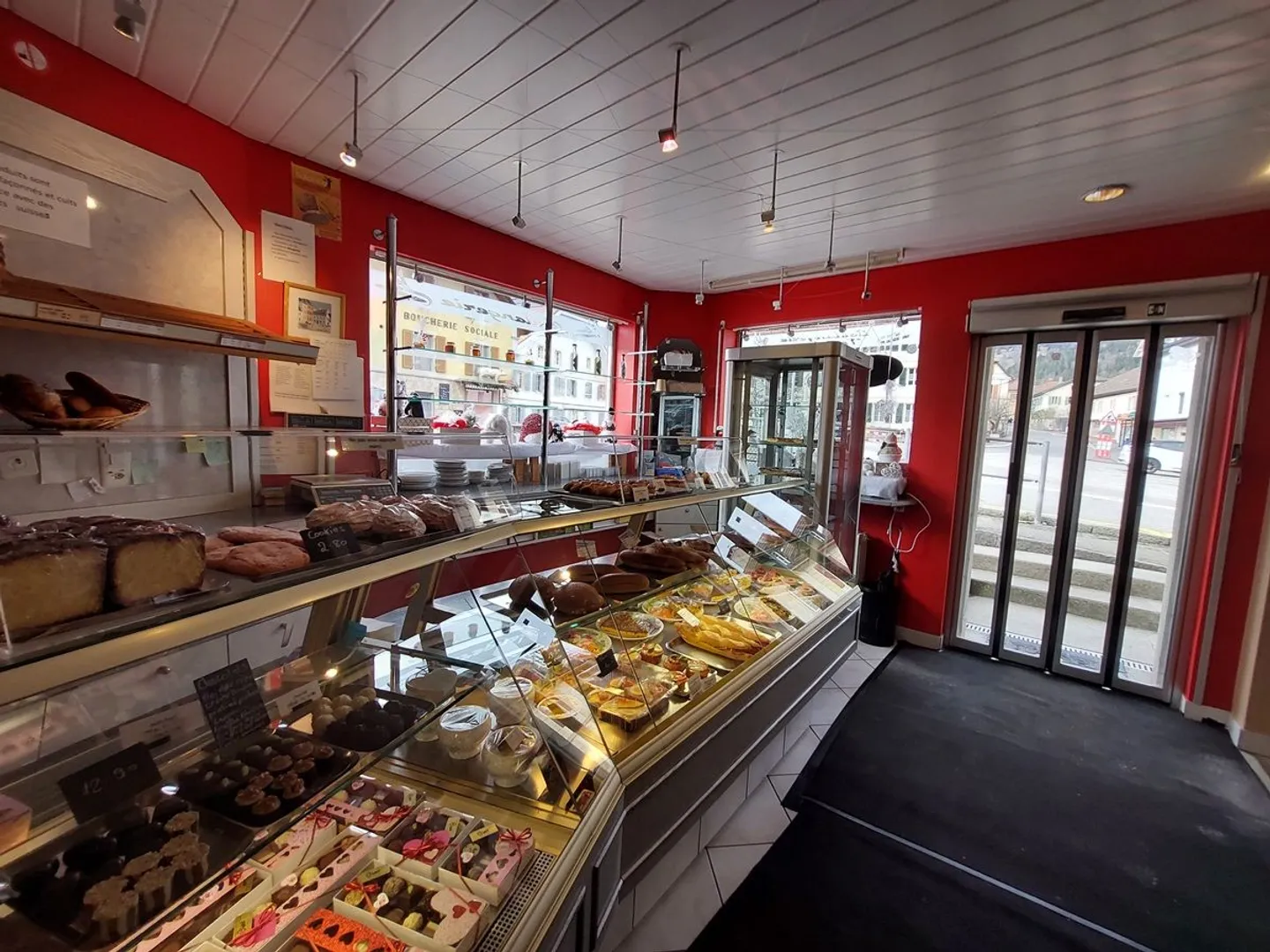 Residential property with tea room and magnificent terrace, privileged location - Photo 3 of 12