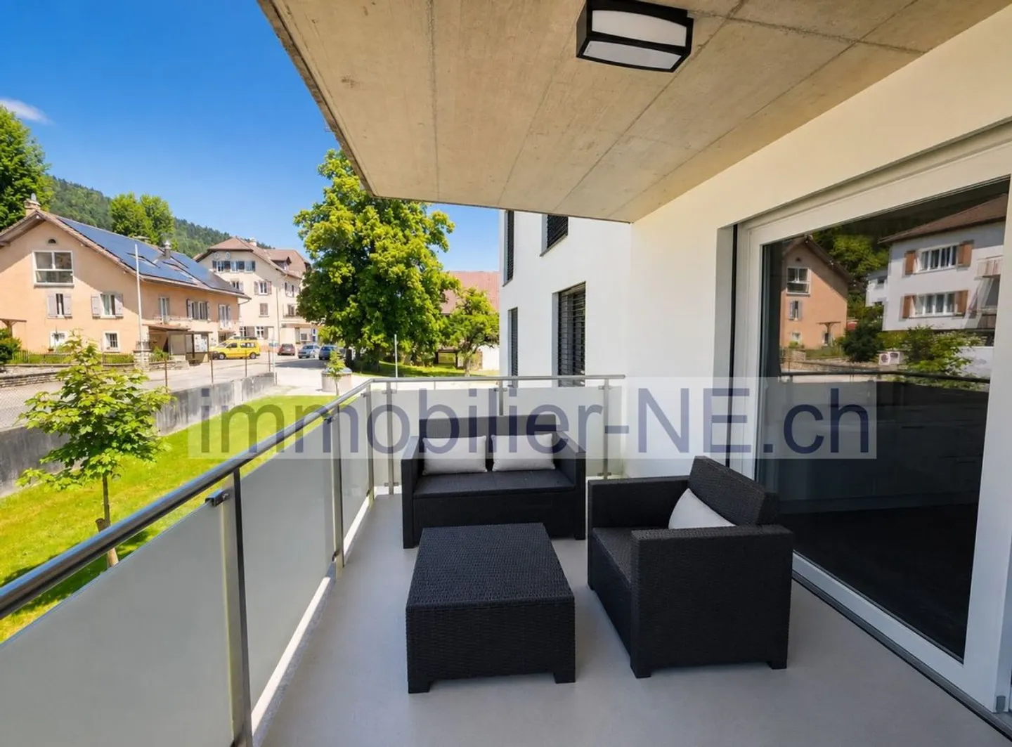 Un appartamento moderno di 84 m2 con balcone in un contesto privilegiato - Foto 1 di 6