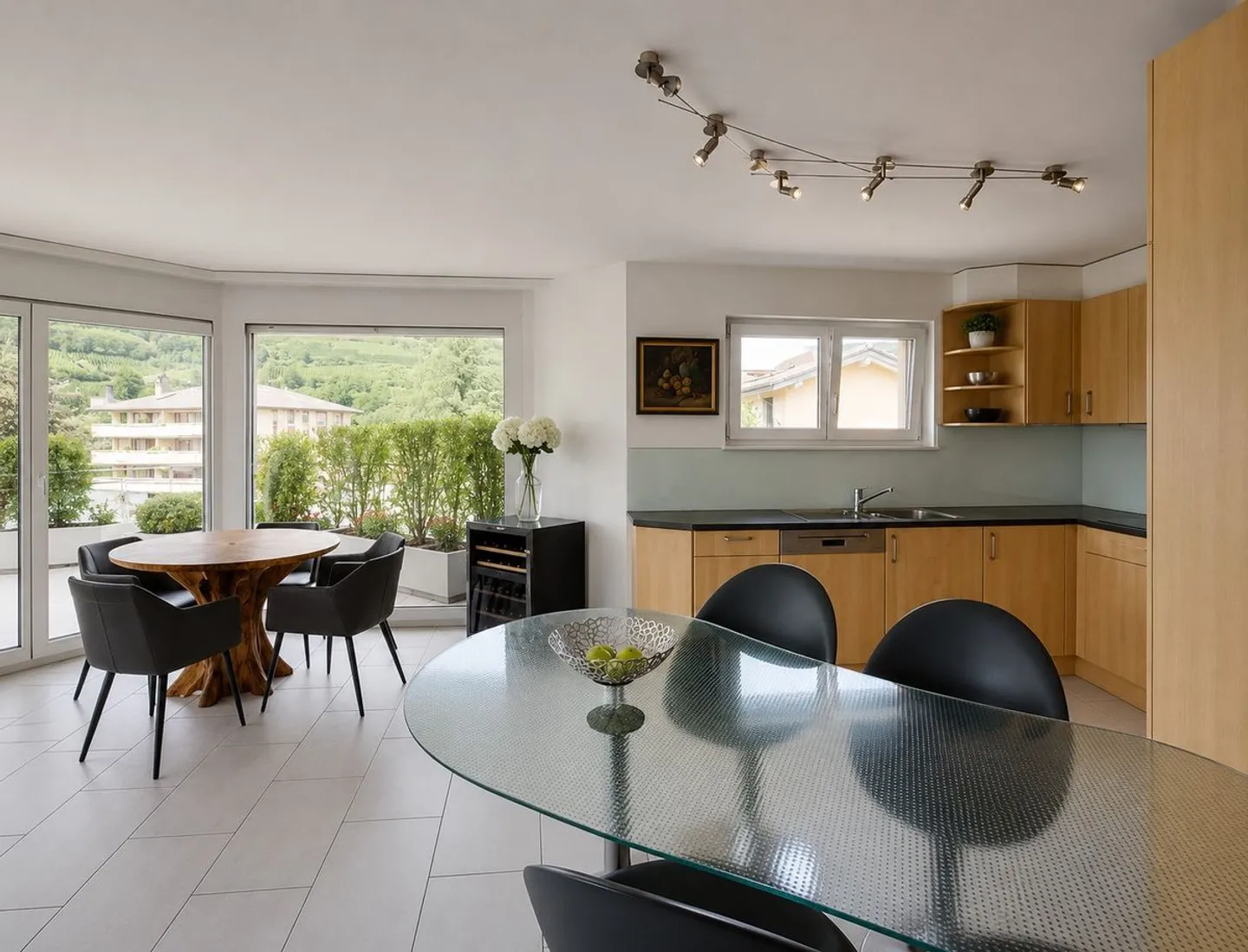 En exclusivité appartement  exceptionnel de 160 m² habitables, agrémenté d'une terrasse de 28 m² et d'un garage-box. - Photo 5 sur 12
