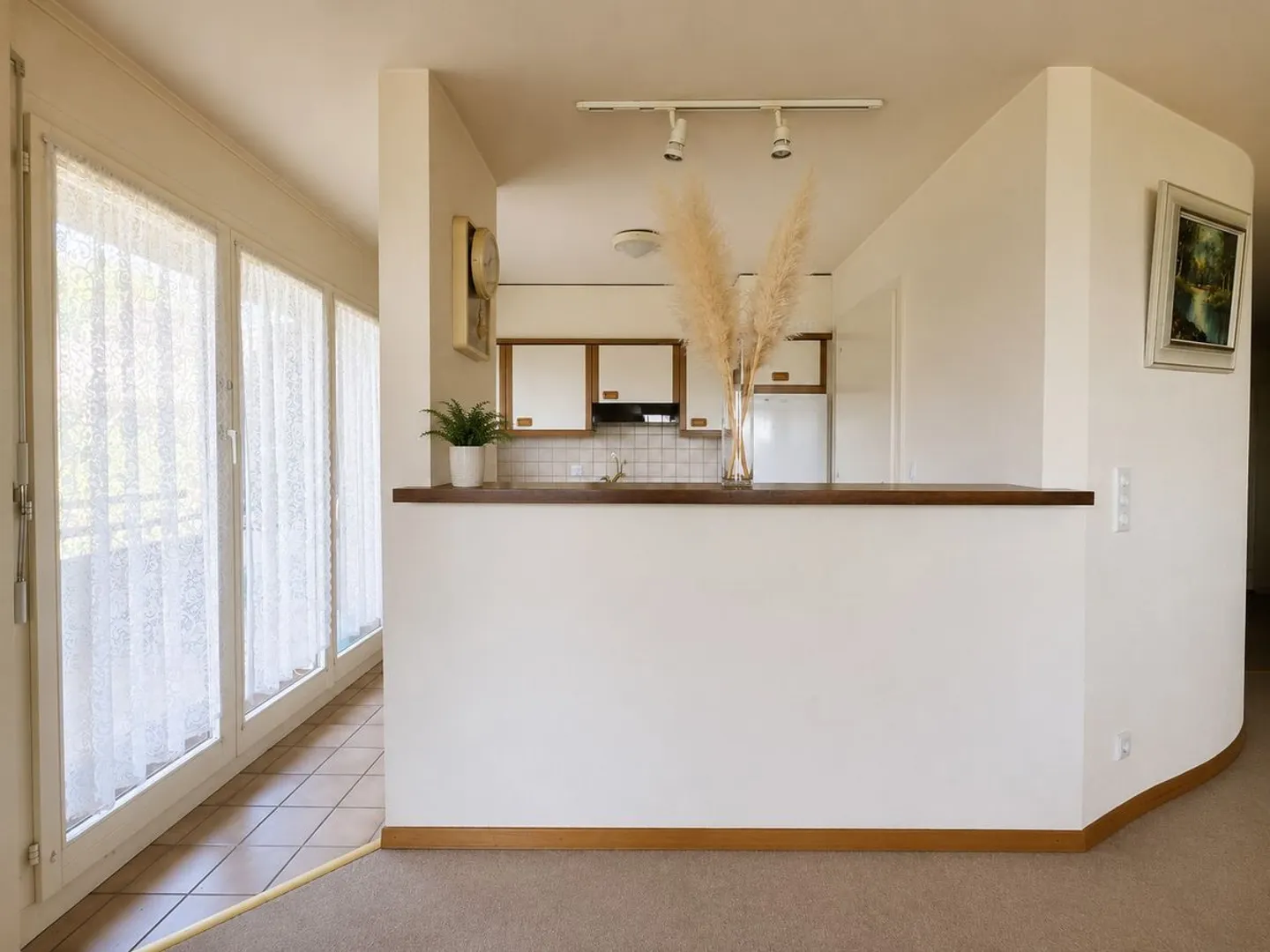 3.5-room apartment with panoramic lake view and indoor parking space - Photo 5 of 8