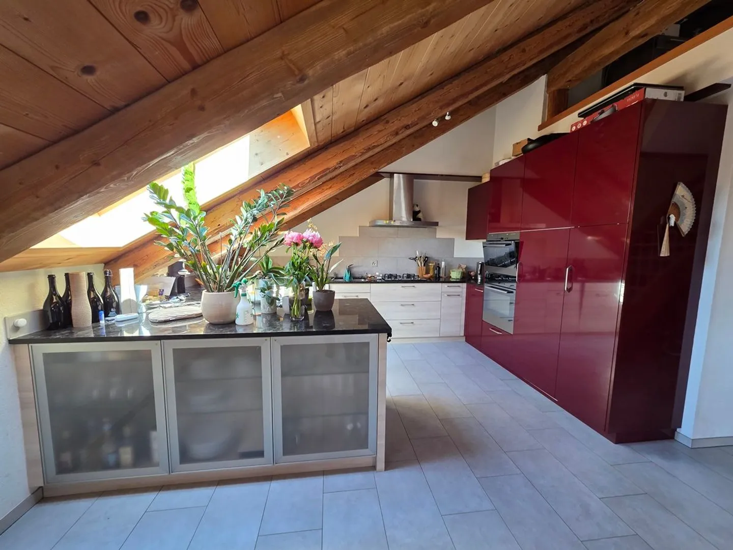 Stupendo appartamento attico con garage e posto auto esterno - Foto 3 di 12