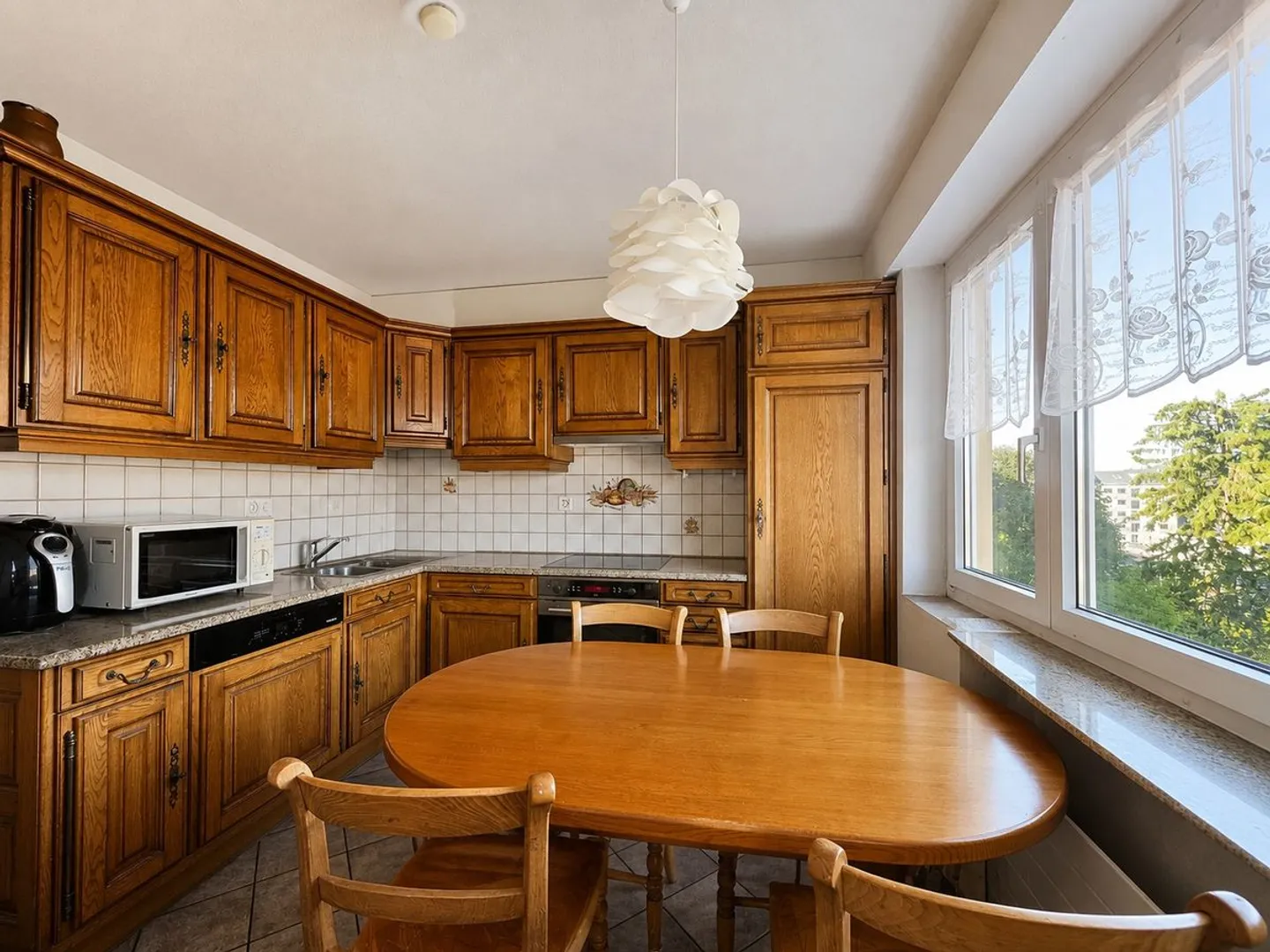 Appartement spacieux 4,5 pièces - Photo 4 sur 10