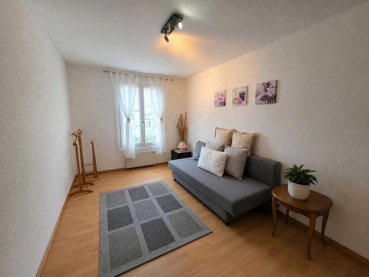 Bright 5.5-room apartment with elevator and garage - Photo 6 of 11