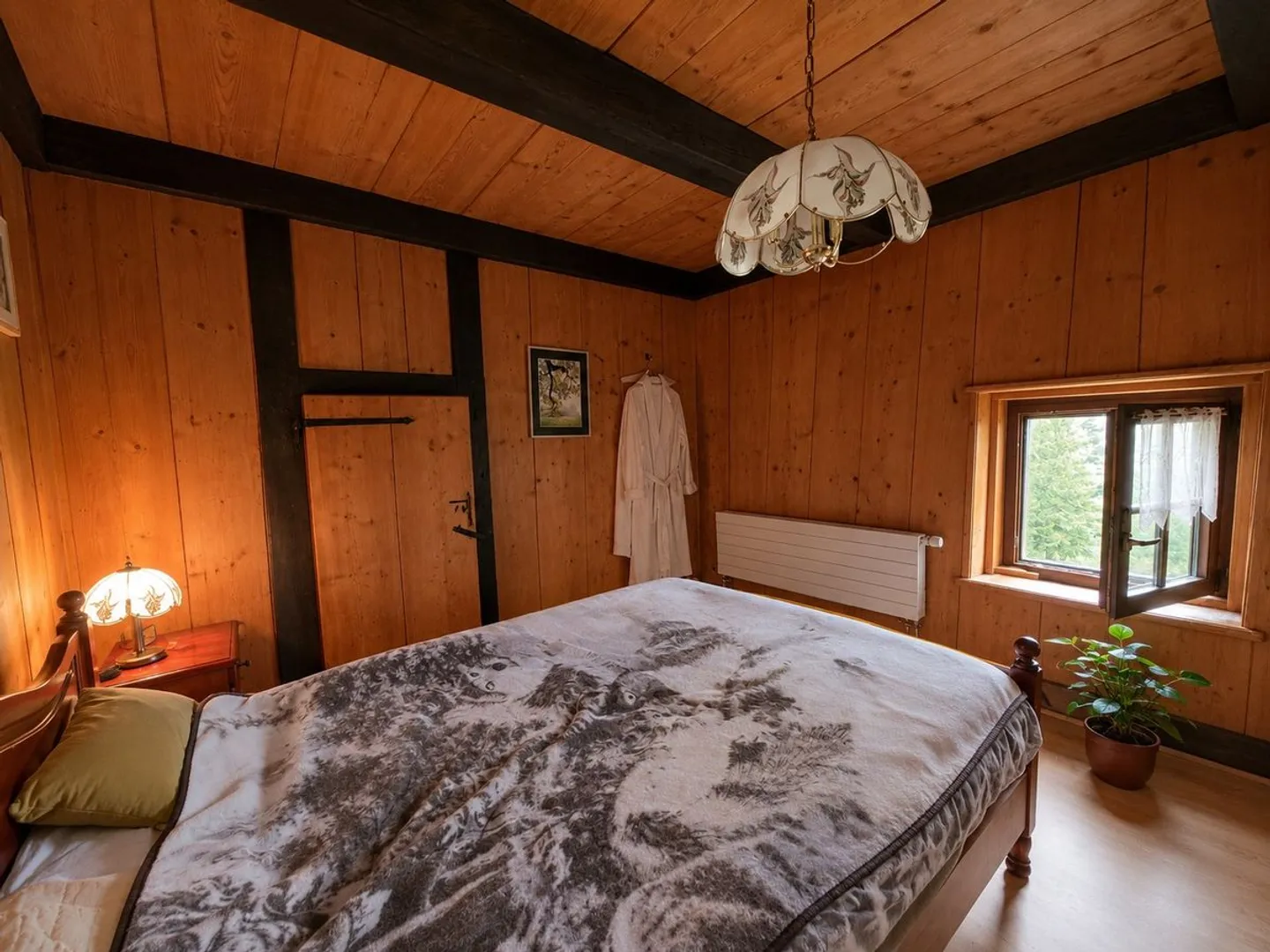 Charming renovated farmhouse with a magnificent large garden - Photo 9 of 13