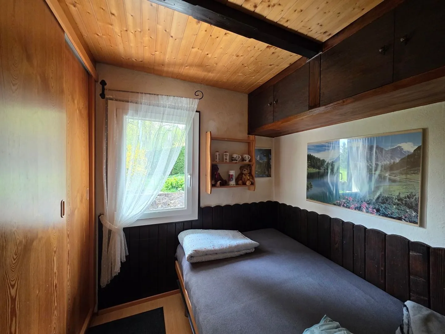 Zwei Chalets auf einem großen sonnigen Grundstück - Foto 6 von 8