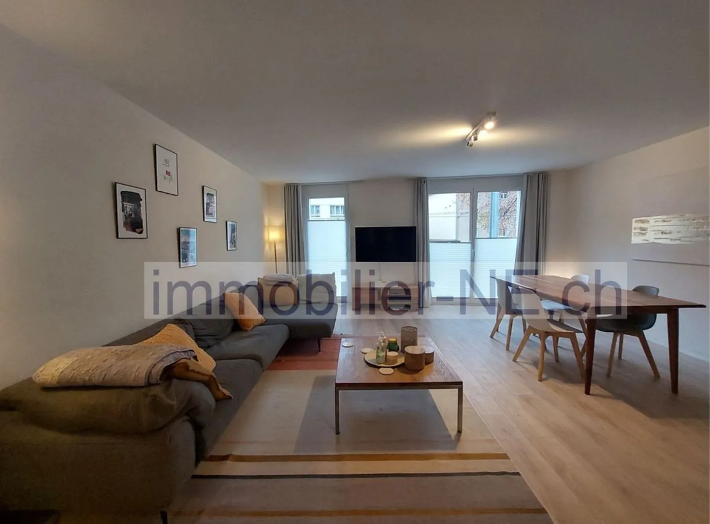 Appartement moderne de 3,5 pièces bénéficiant d'une terrasse et d'un garage - Foto 3 di 10