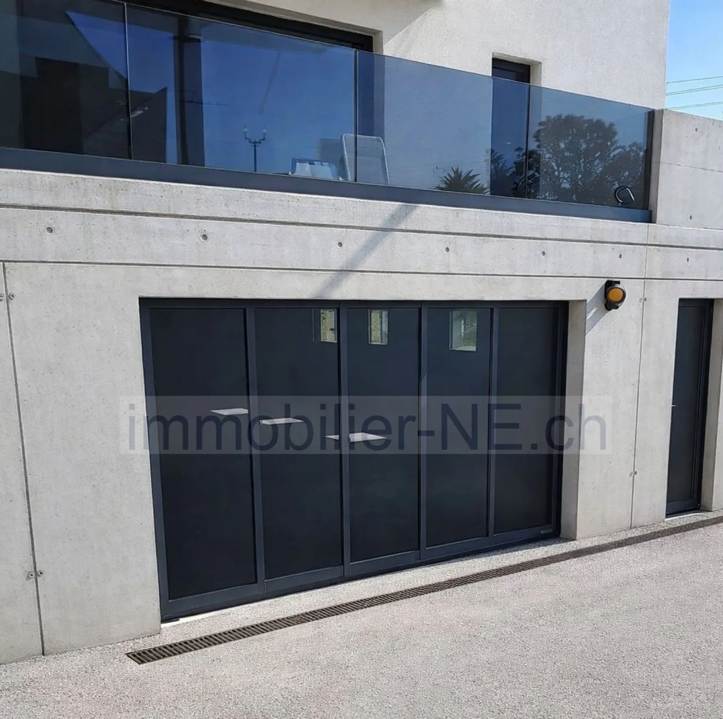 Parking space n° 4 for sale in a secure underground garage - Photo 1 of 3