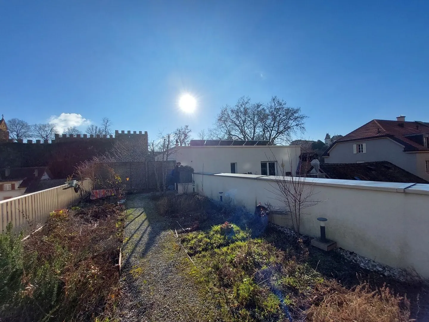 Appartement moderne de 3,5 pièces bénéficiant d'une terrasse et d'un garage - Foto 7 di 10