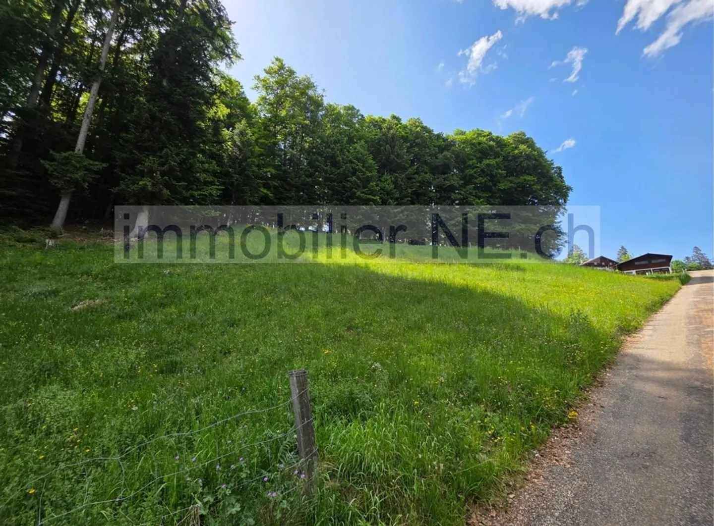 Terrain constructible de 1'878 m² à La Chaux-de-Fonds - Photo 1 of 2