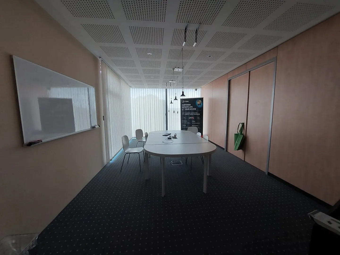 Edificio commerciale con 23 posti auto esterni - Foto 7 di 13