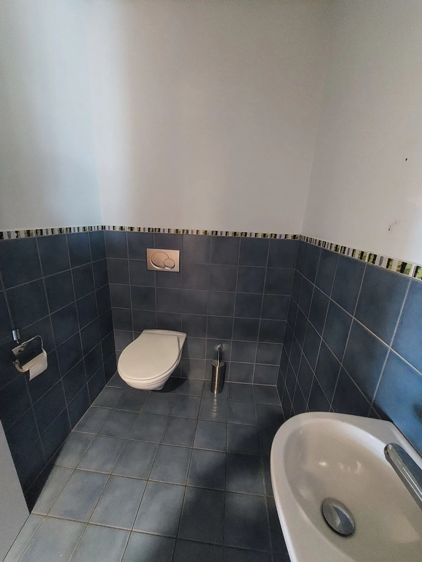 Edificio commerciale con 23 posti auto esterni - Foto 12 di 13