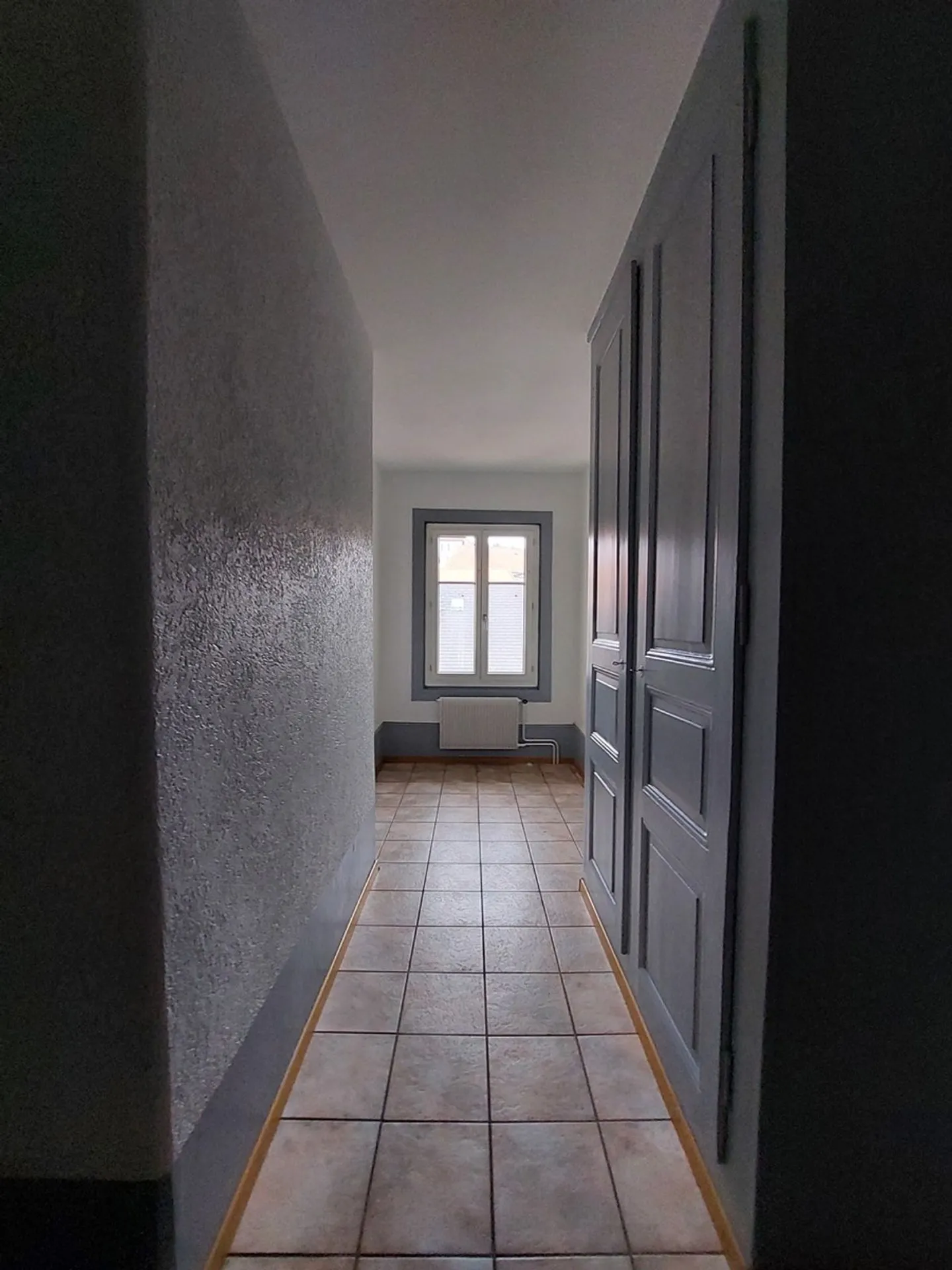 Rental building with 9 apartments and 1 commercial space - Photo 11 of 13