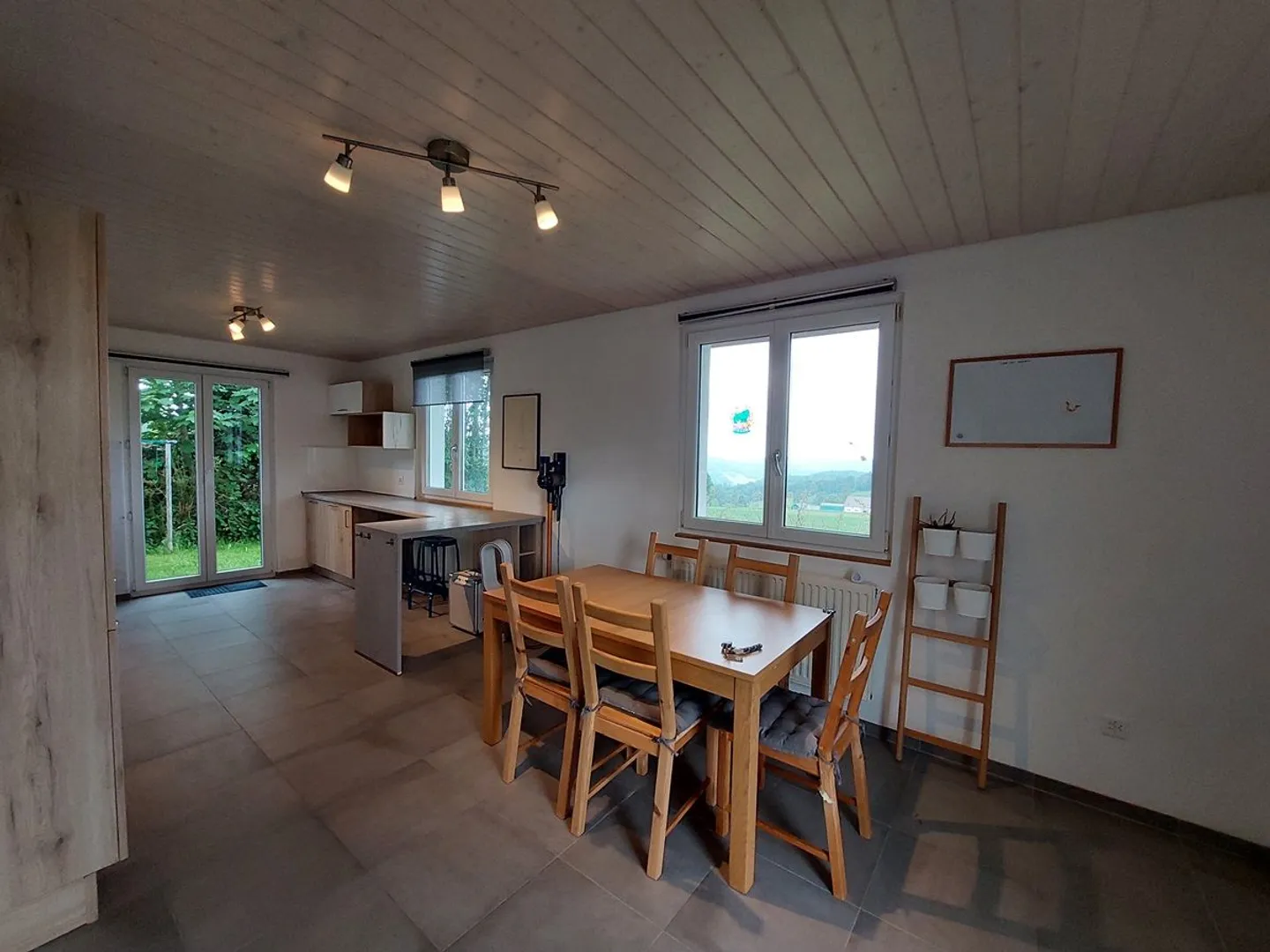 charming detached house with garden - Photo 5 of 13