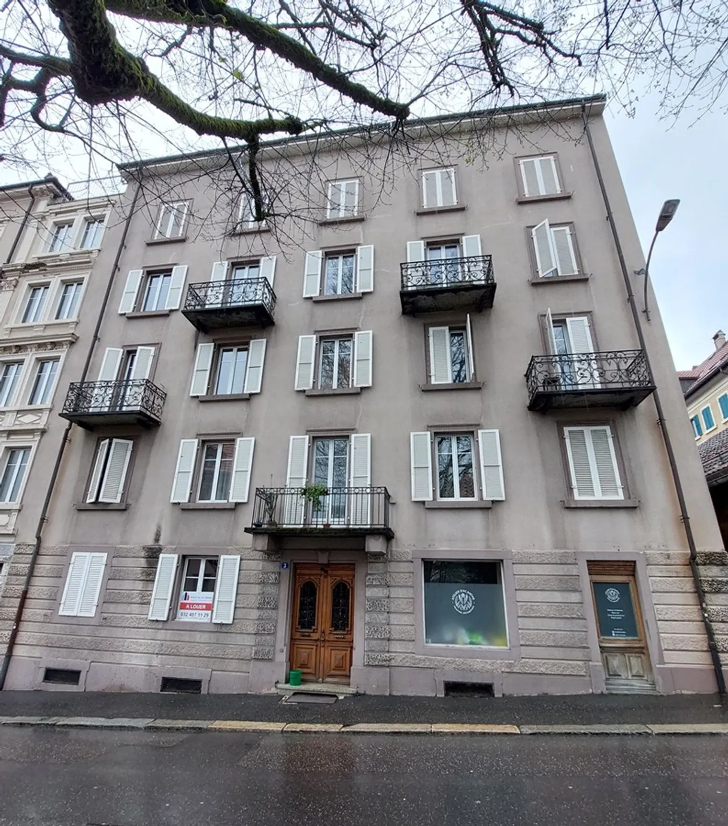 Rental building with 9 apartments and 1 commercial space - Photo 1 of 13