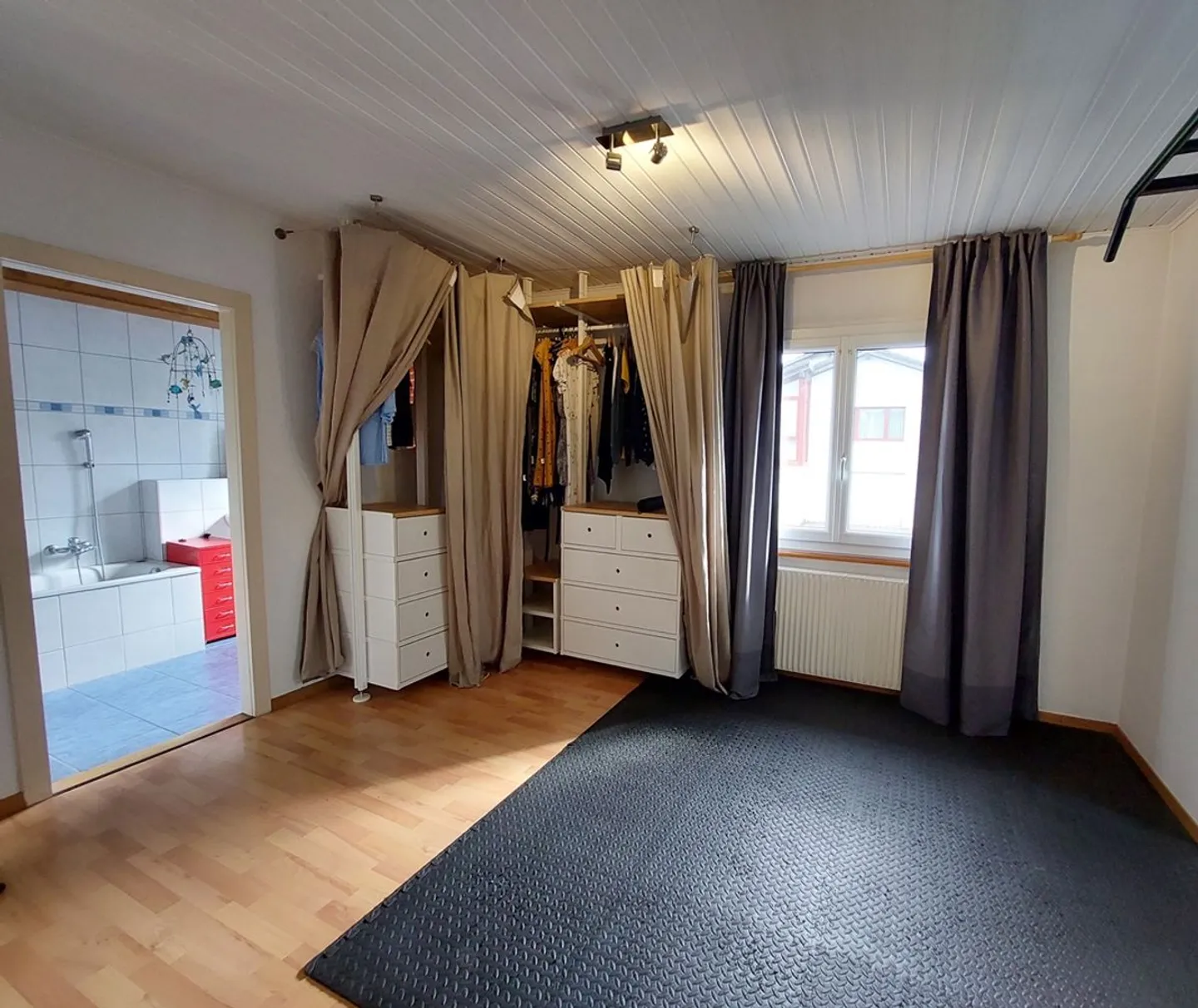 charming detached house with garden - Photo 12 of 13