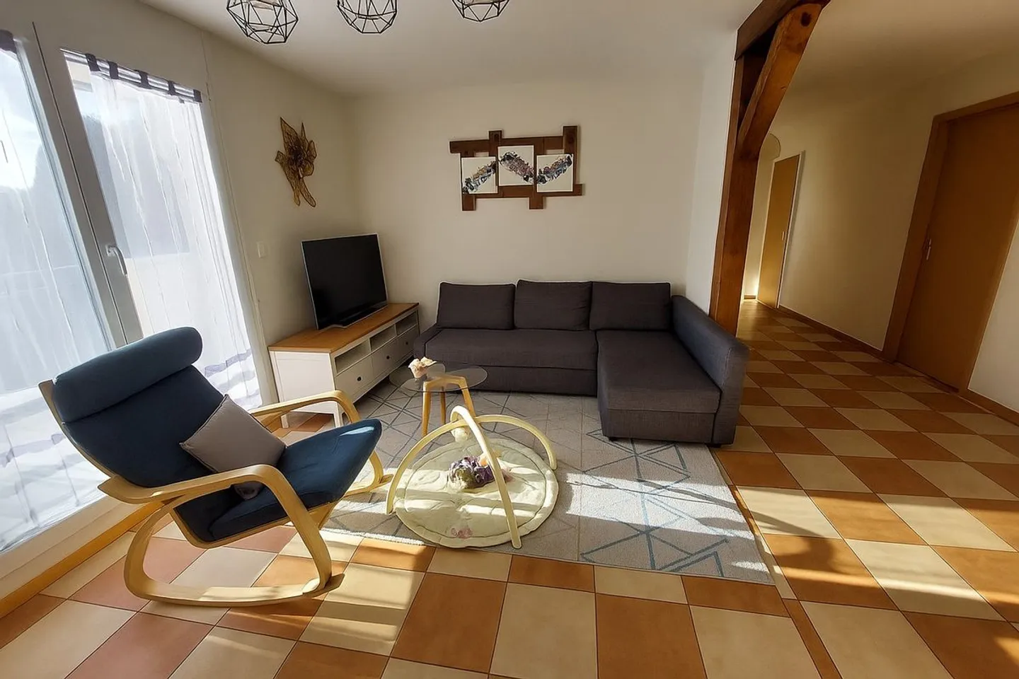 Superb penthouse apartment with terrace and double garage - Photo 3 of 12