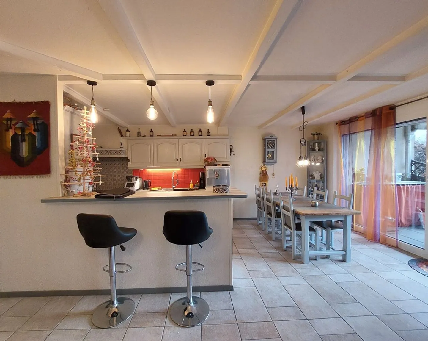 Modernes 4,5-Zimmer-Apartment mit Garten - Foto 2 von 11