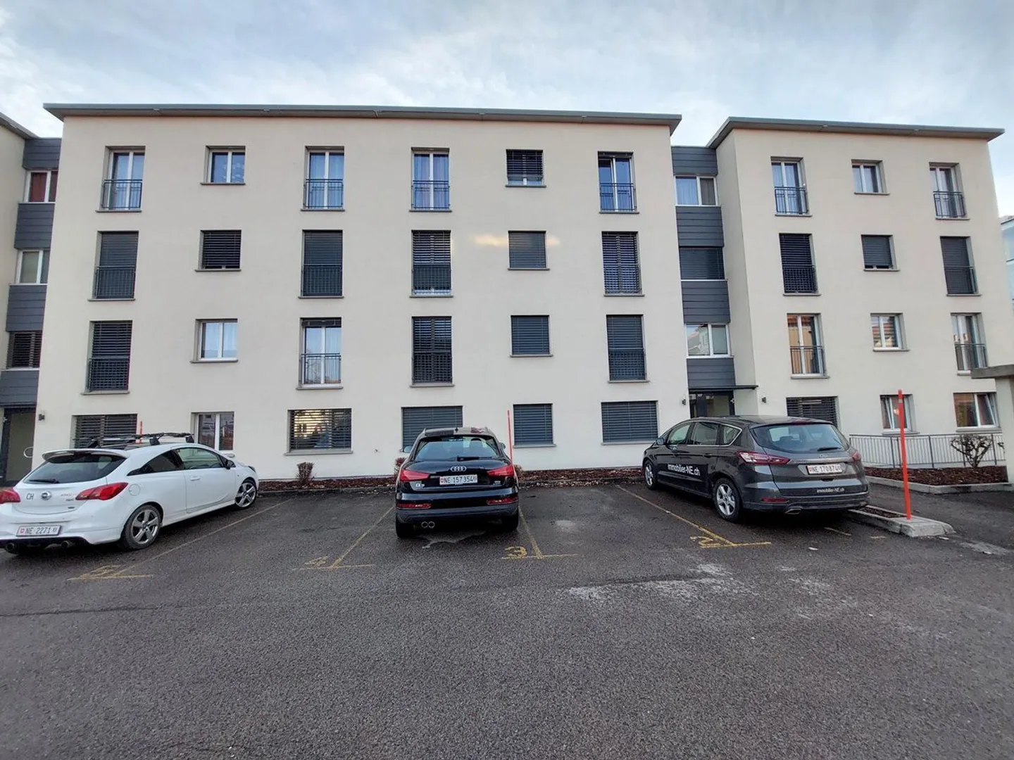 Modernes 4,5-Zimmer-Apartment mit Garten - Foto 11 von 11