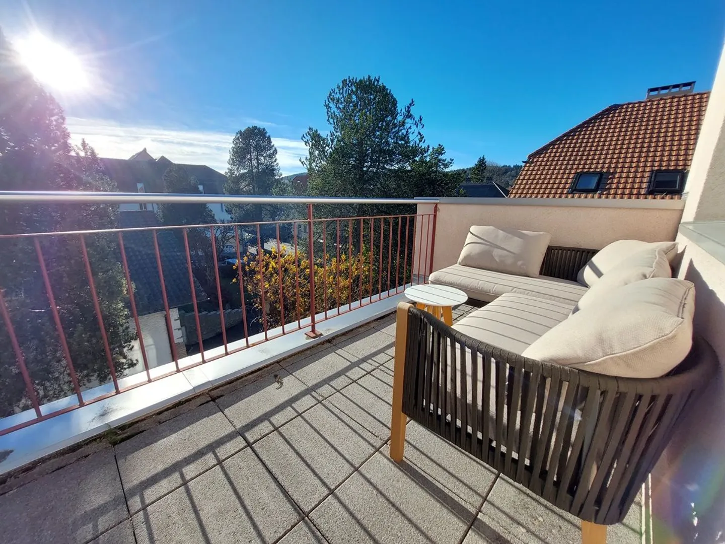 Attique avec Terrasse Spacieuse - Photo 3 sur 10