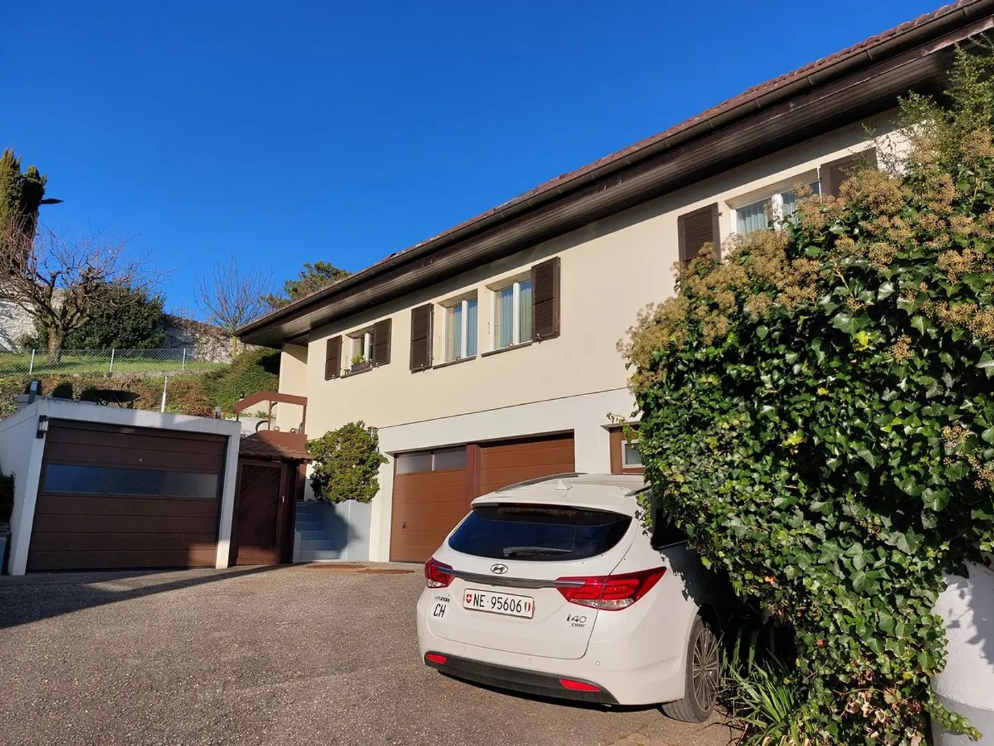 Villa spacieuse avec vue sur le lac - Photo 2 sur 9