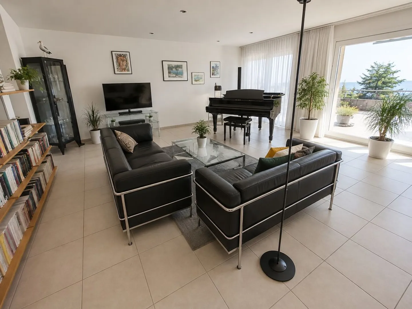 Villa con terrazza di 5,5 stanze con vista mozzafiato sul lago e sulle Alpi - Foto 5 di 13