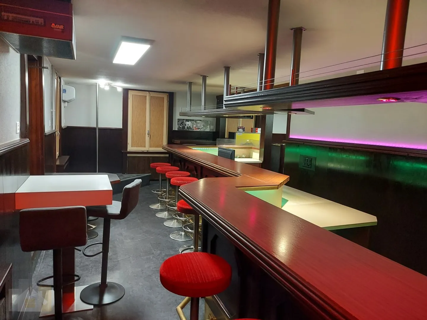 Ganzes Haus / Restaurant (Kontaktbar) mit 7 Schlafzimmern und einer Ga - Photo 6 of 6