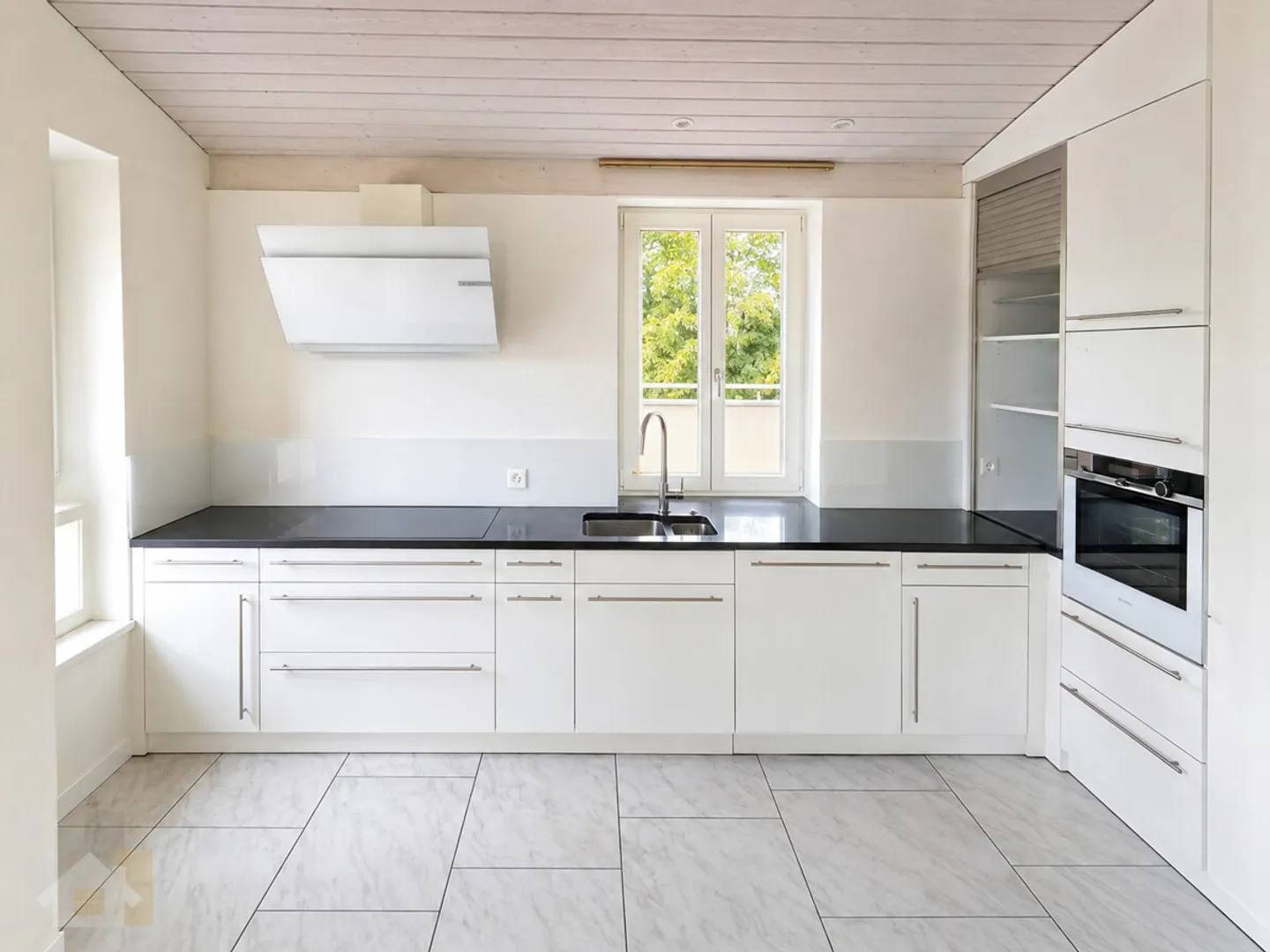 Attikawohnung mit 230 m2 Terrasse, Privatlift und Seesicht - Foto 11 von 13