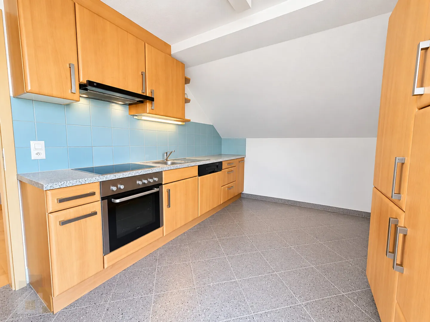 Preiswerte 4-Zimmerwohnung auf 90 m2 mit Balkon und Aussenparkplatz in - Photo 10 sur 10