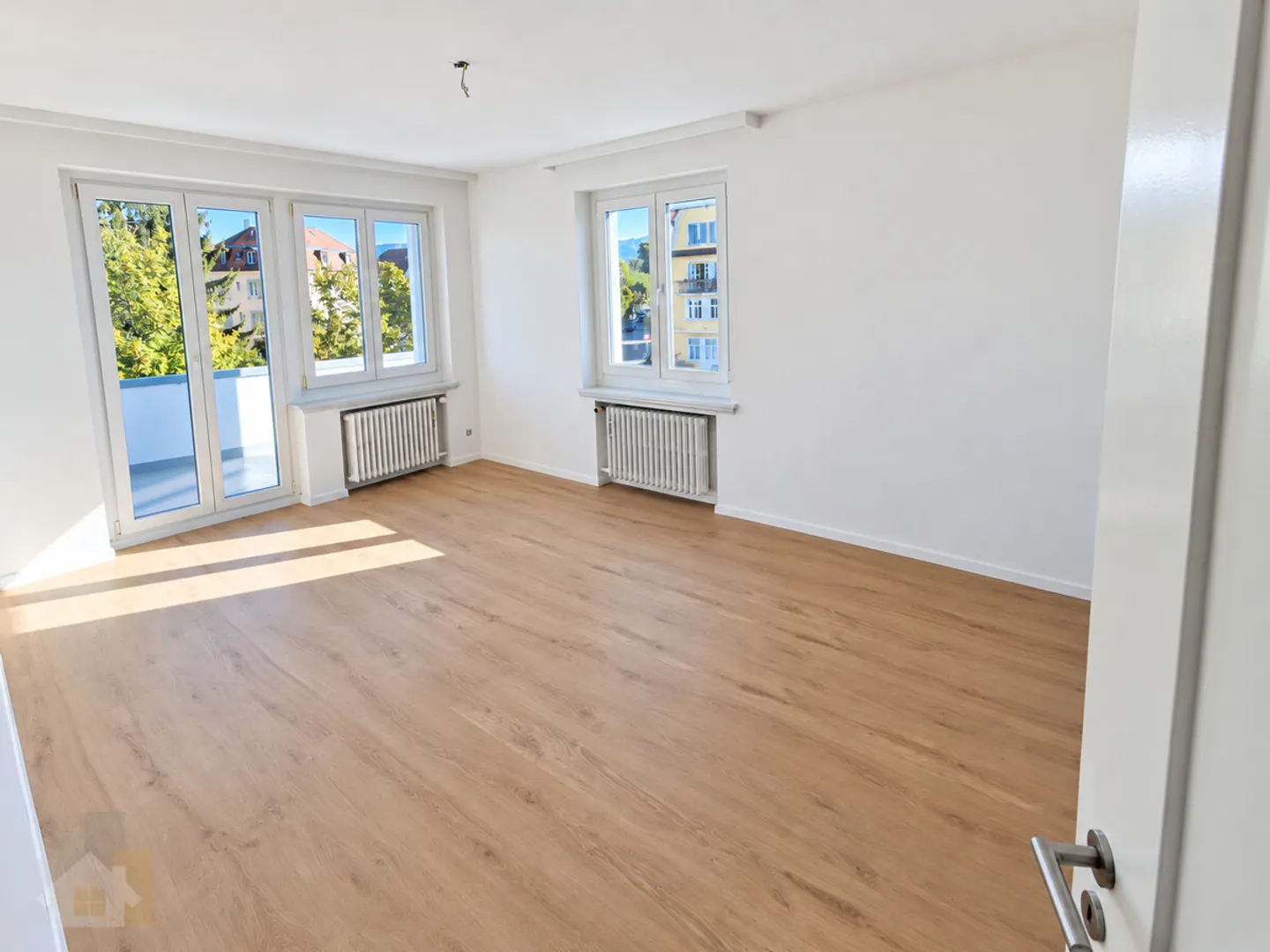 RENOVATED APARTMENT WITH TWO BALCONIES INCLUDING PARKING SPACE - Photo 1 of 9