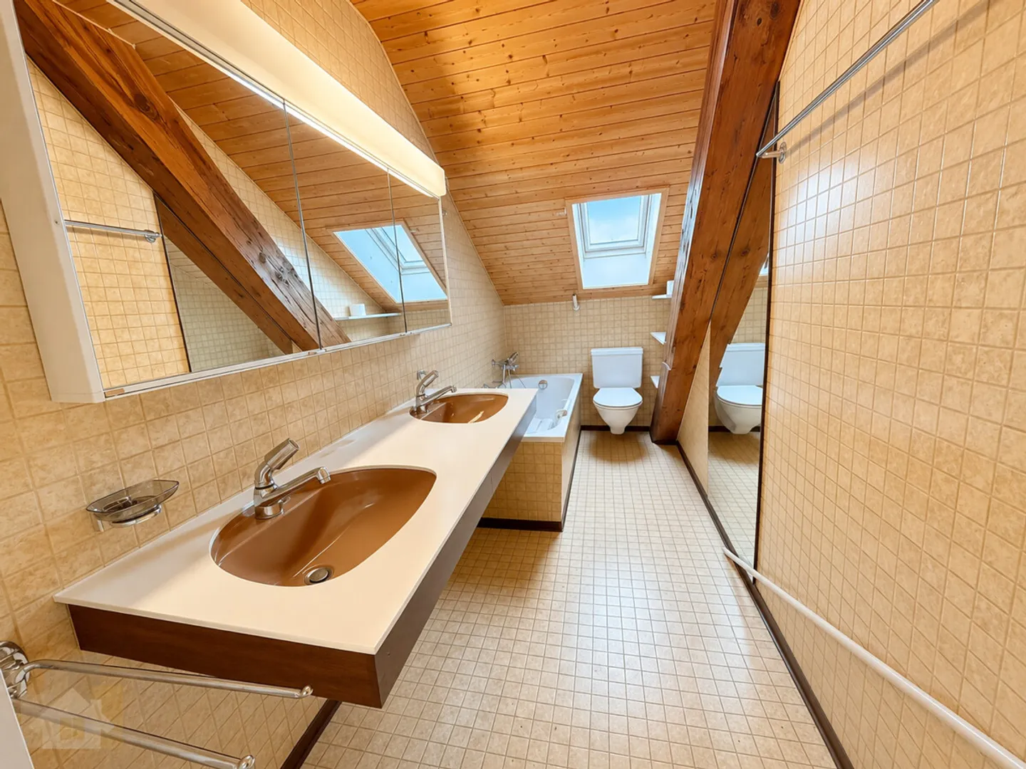 IM ZENTRUM VON ROMANSHORN PAUSCHAL MIT PARKPLATZ ALTBAUWOHNUNG - Foto 7 von 8