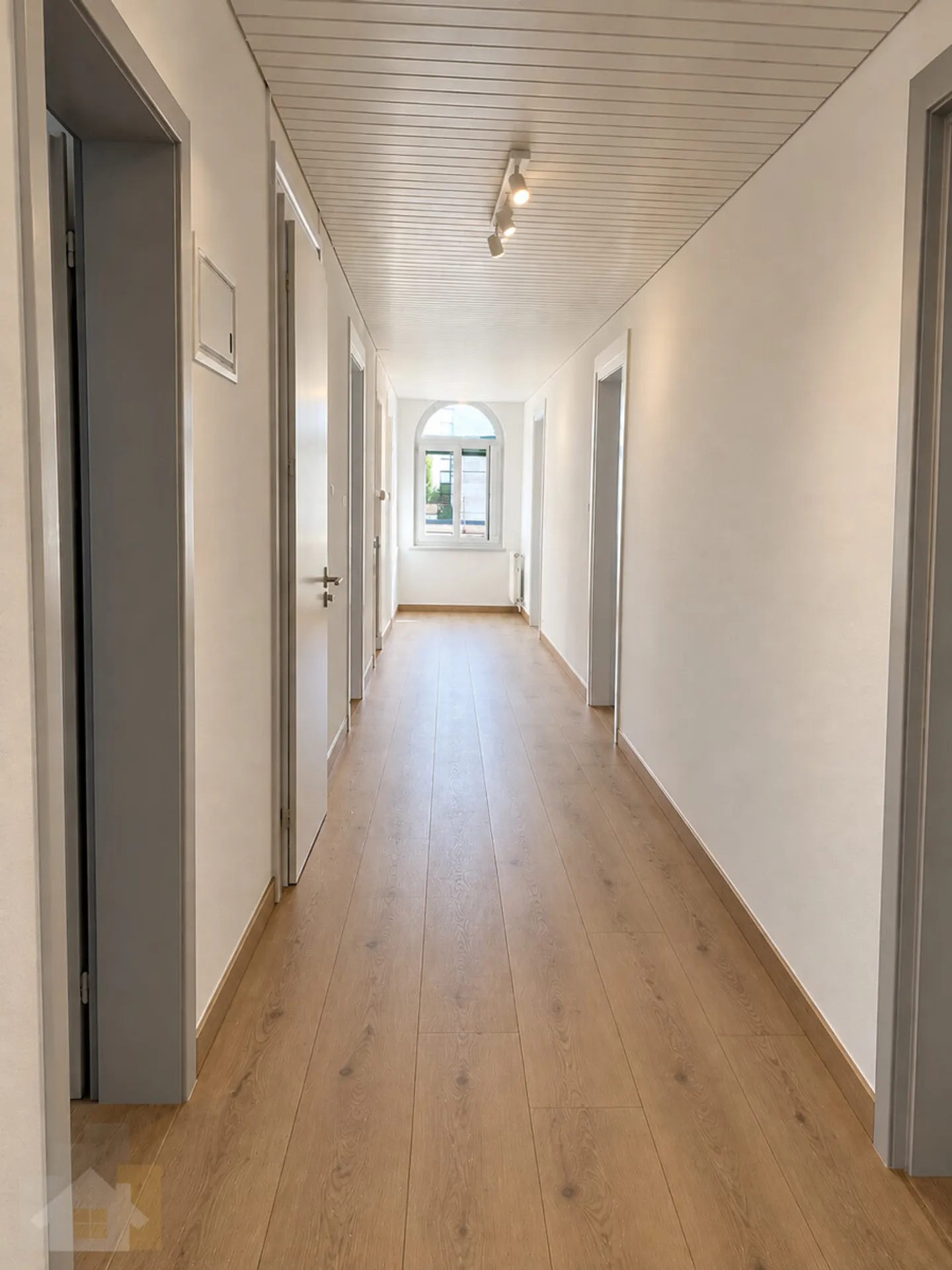 Moderne 4.5 Zimmer Wohnung - Foto 3 von 10