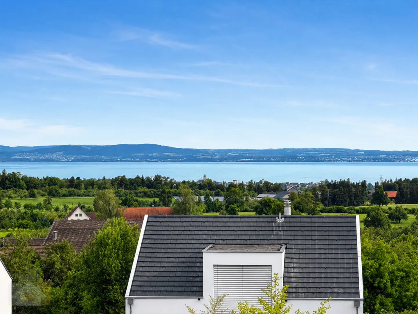 MODERN, FREE-STANDING WITH LAKE VIEW & HEATED POOL - Photo 6 of 13