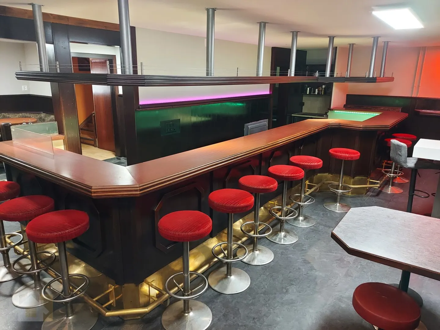 Ganzes Haus / Restaurant (Kontaktbar) mit 7 Schlafzimmern und einer Ga - Photo 5 of 6