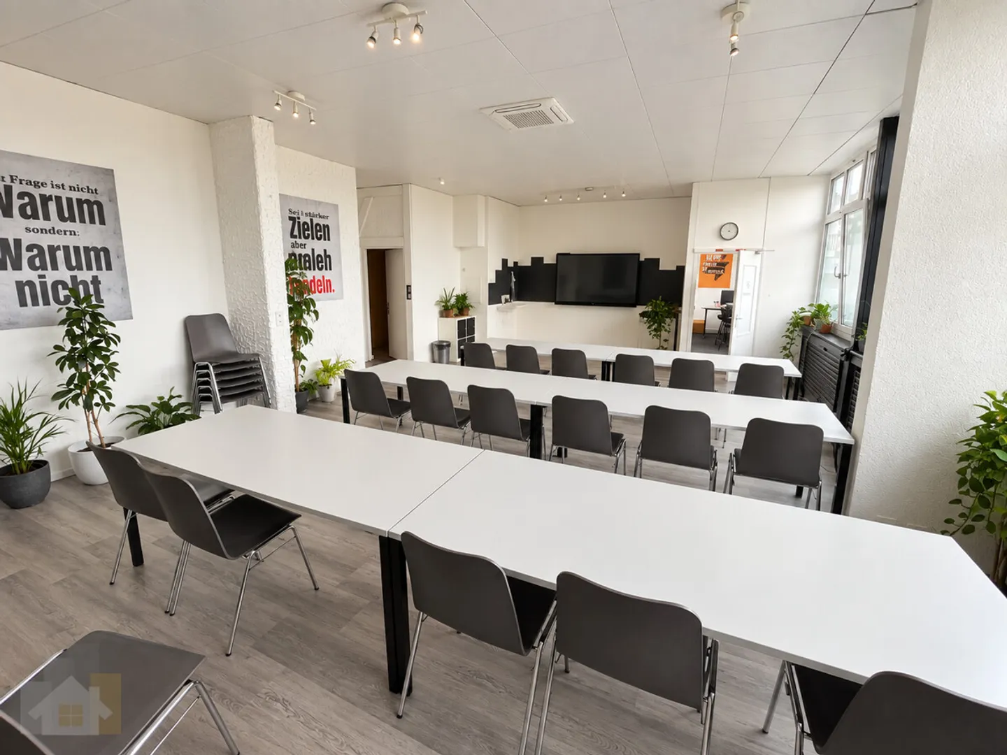 Espace de bureau avec salle de coaching et entrée client séparée, situé au centre de A - Photo 1 sur 8