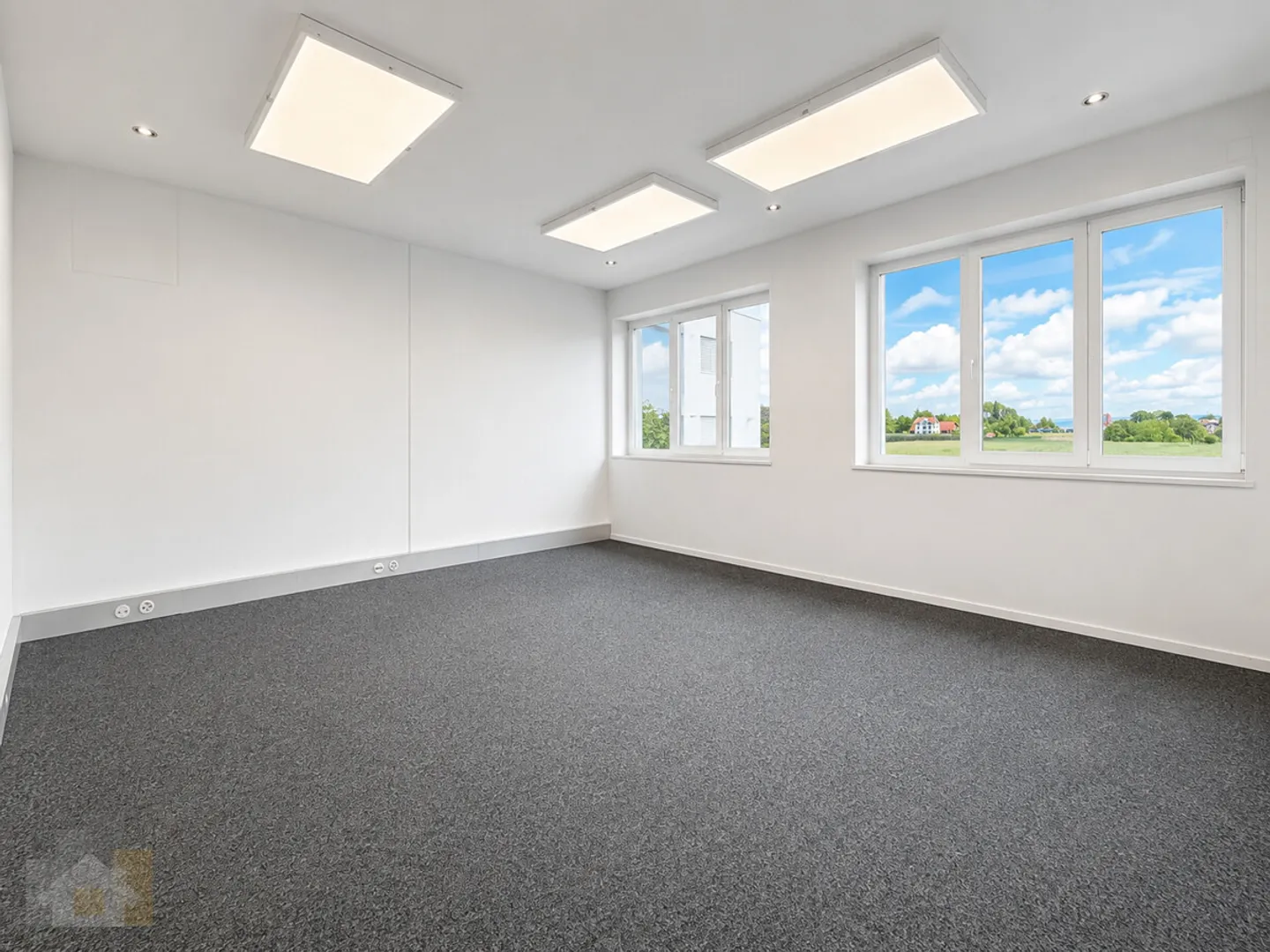 Piccolo ufficio in posizione centrale a Egnach 23 m² spazio utilizzabile in modo flessibile - Foto 1 di 3