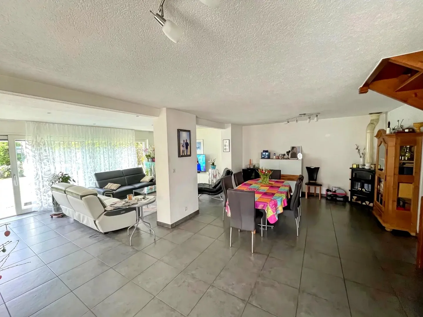 RECONVILIER : Belle maison mitoyenne d'environ  140 m² - Photo 2 sur 13