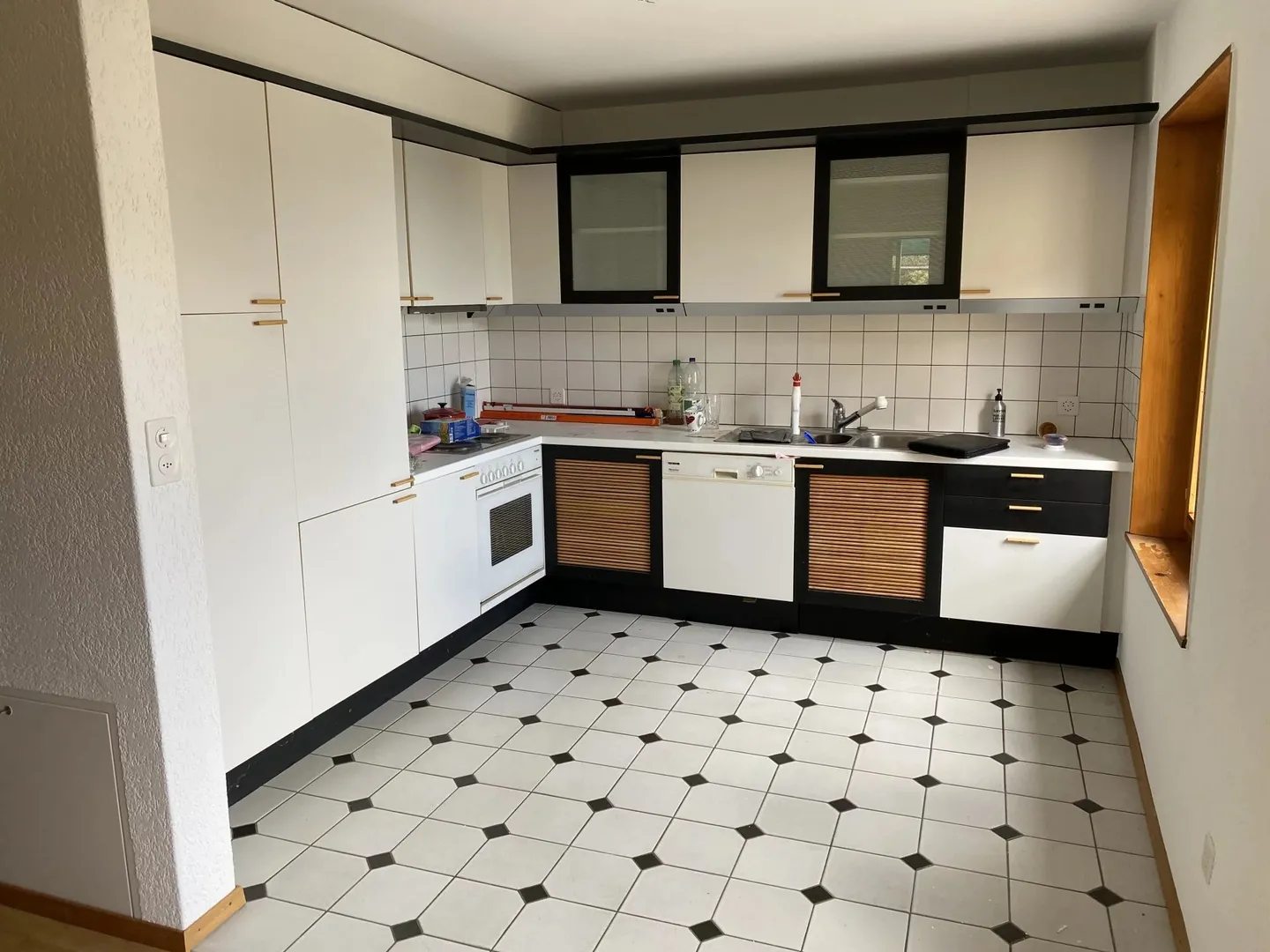 Sauges (NE); Casa di villaggio con 2 appartamenti. - Foto 4 di 6