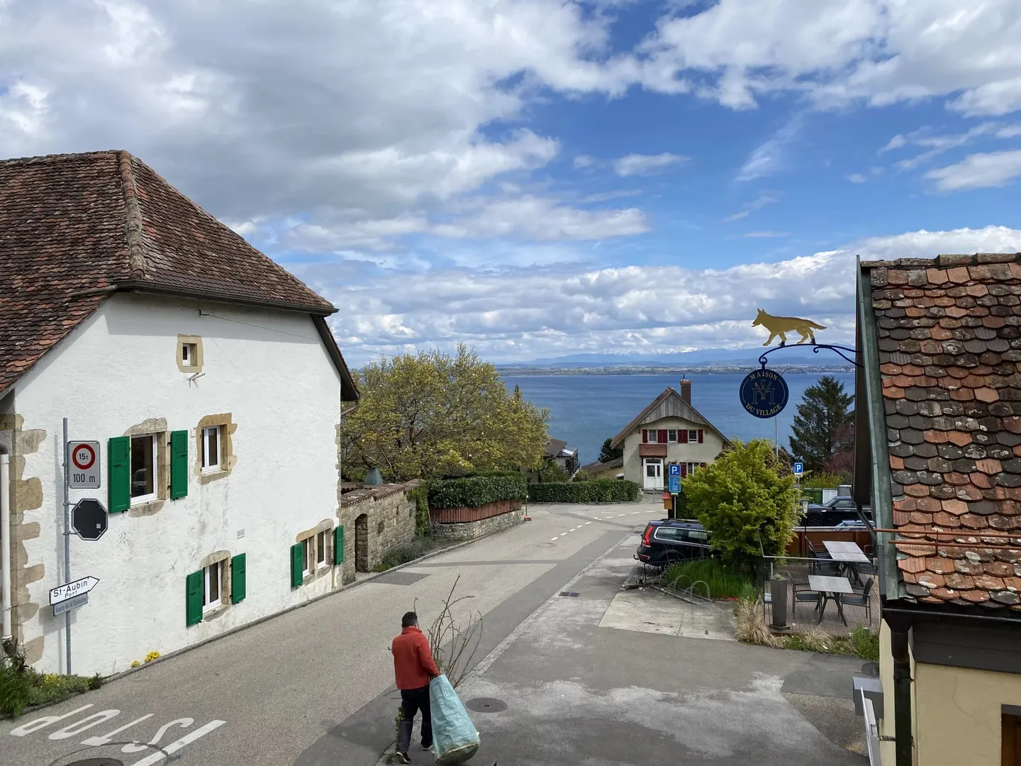 Sauges (NE); Casa di villaggio con 2 appartamenti. - Foto 2 di 6