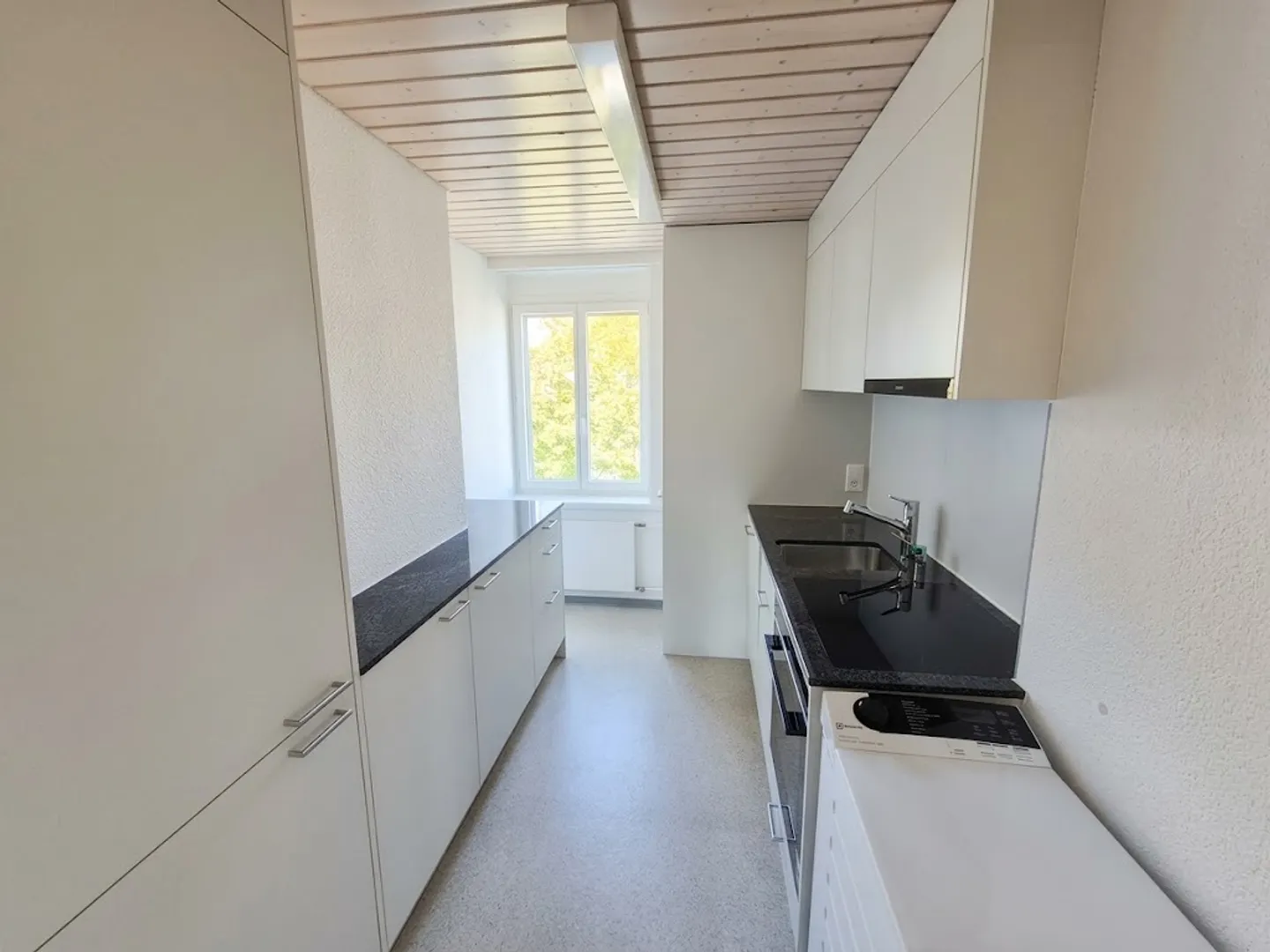 Appartamento 4,5 stanze nel tranquillo quartiere di Bach - Foto 3 di 11
