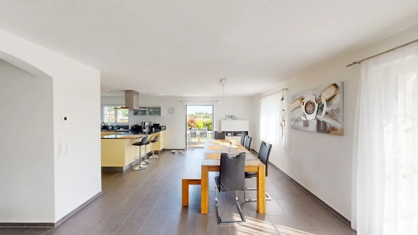 7-Zimmer-Einfamilienhaus mit Pool in Balterswil kaufen - Foto 1 von 13