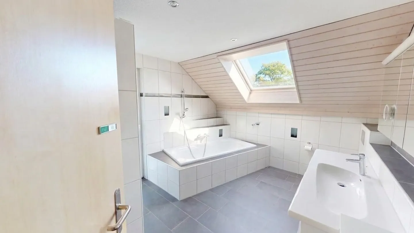 7-Zimmer-Einfamilienhaus mit Pool in Balterswil kaufen - Foto 9 von 13