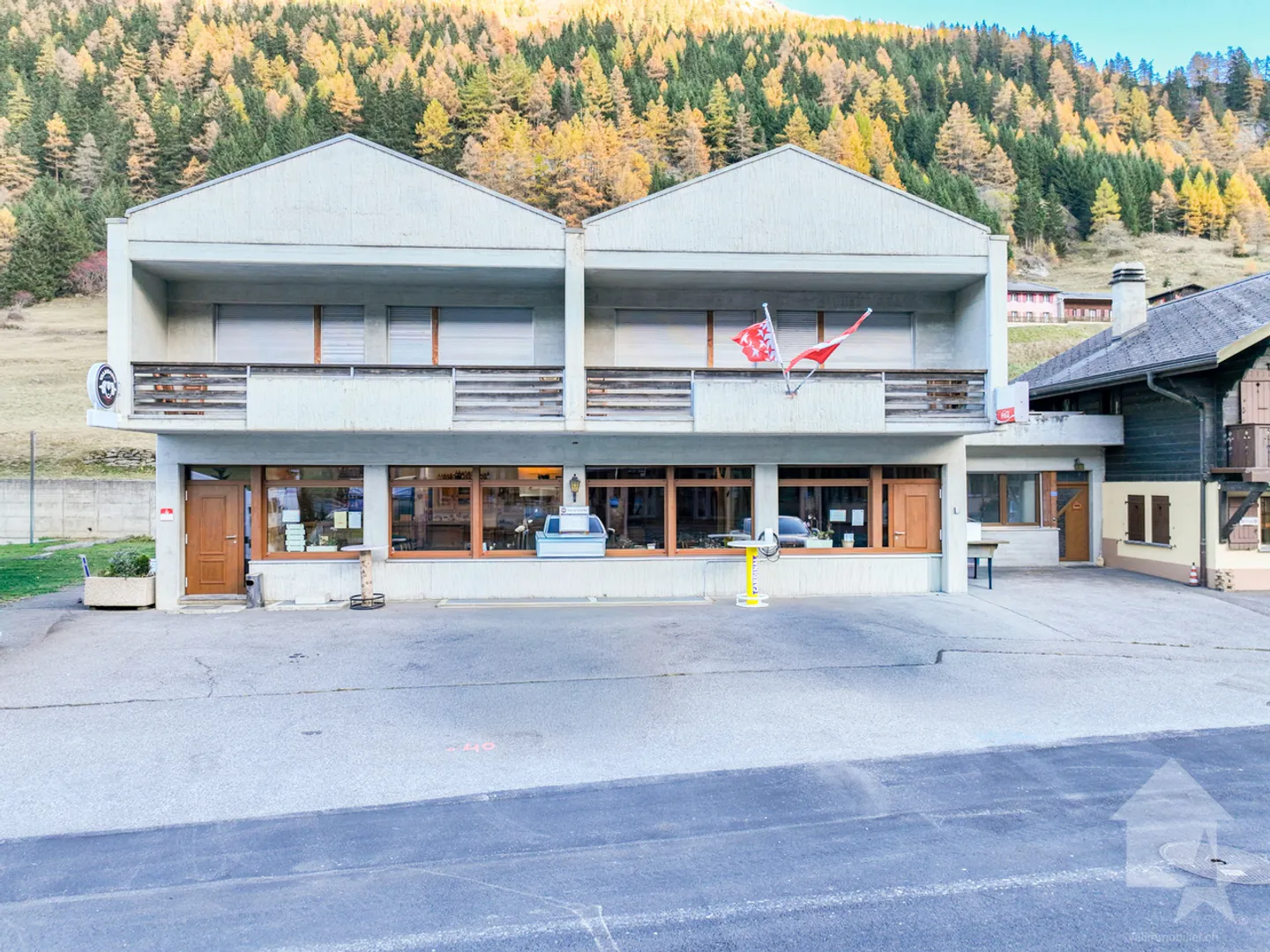 Auberge alpine rénovée - Photo 1 of 13