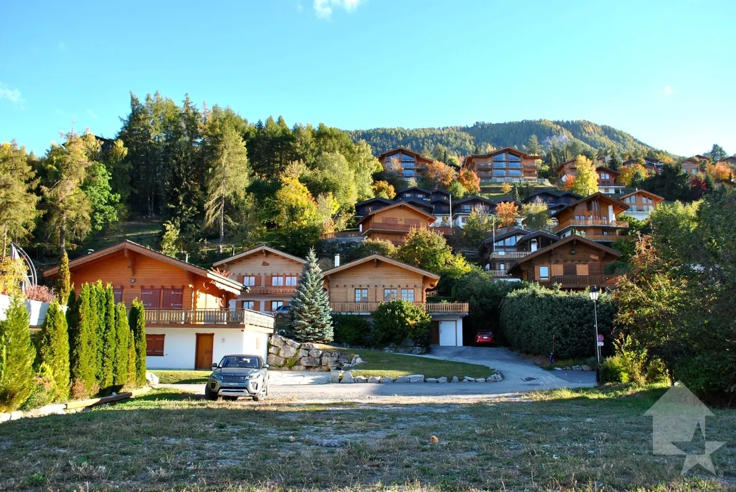 Grundstück, 912 m2, zum Bau eines Hauptwohnsitzes in der Nähe des Zentrums - Foto 2 von 6