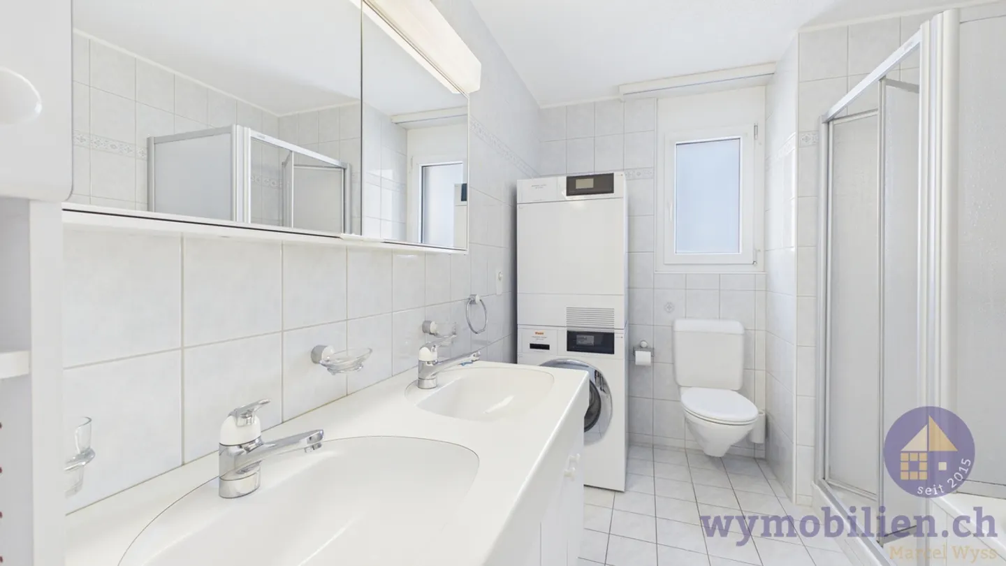 3.5-Zimmer-Wohnung mit viel Platz, Lift und Balkon in Koppigen - Photo 6 of 12