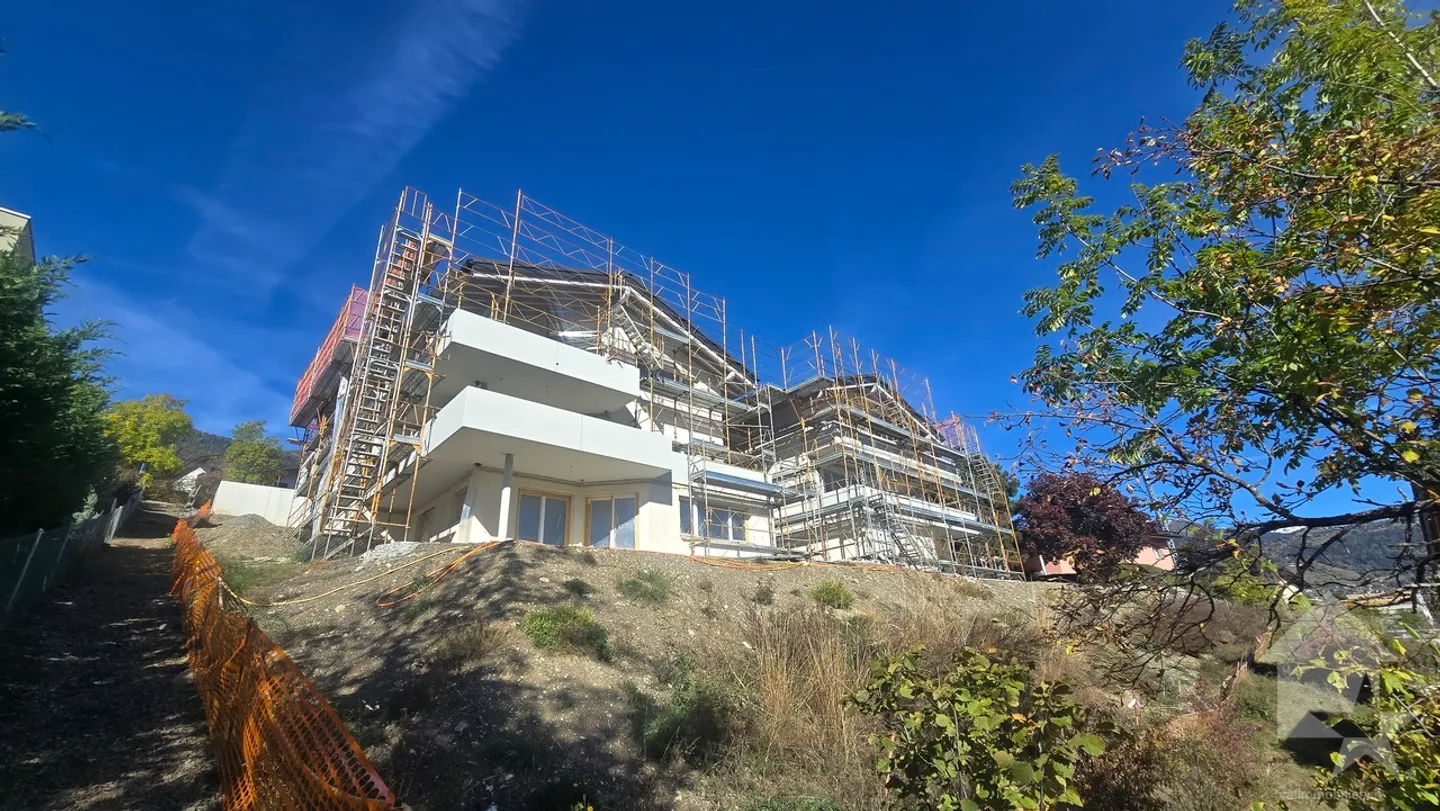 Appartamento nuovo di 4,5 locali di 139m2 a Botyre quartiere Rougenan - Foto 4 di 13