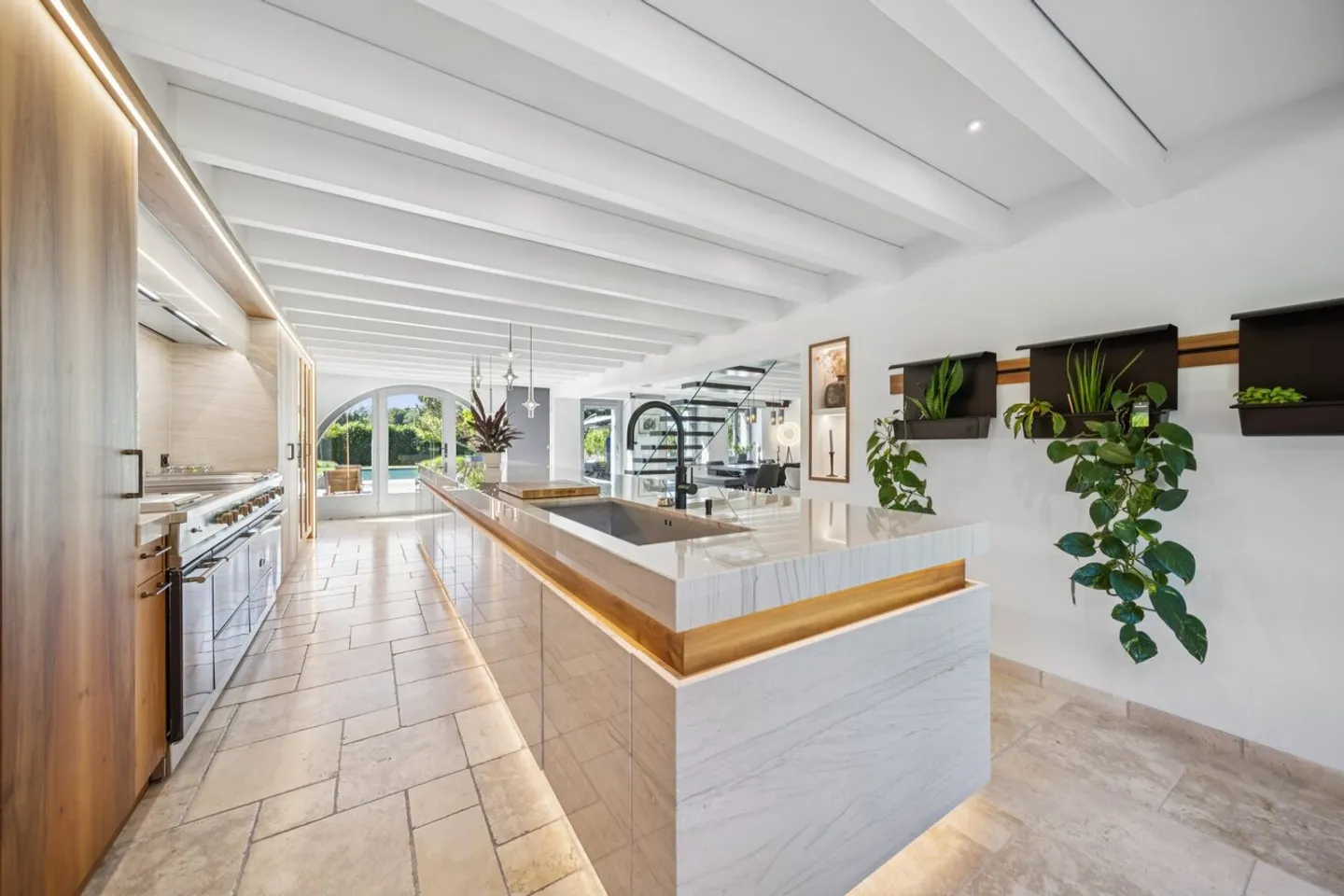 A haven of peace combining authenticity and contemporary comfort - Photo 2 of 13