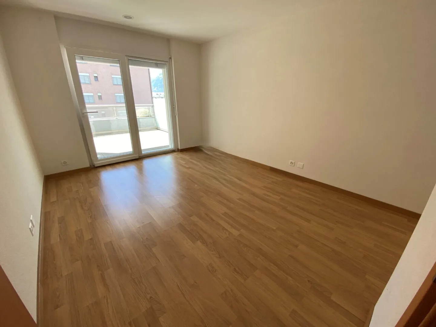 Beautiful 2.5-room apartment with a large 32 m2 terrace - Photo 5 of 5