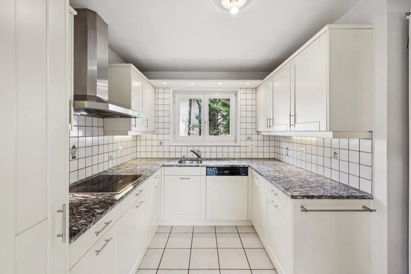 Villa indipendente da ristrutturare in zona residenziale - Foto 7 di 13