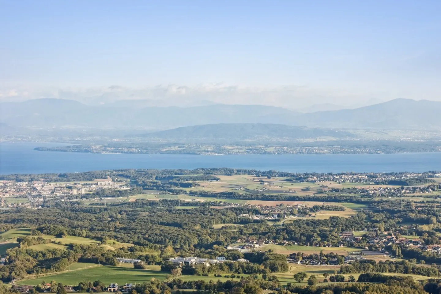Wunderschöne Doppelvilla mit atemberaubendem Blick auf den See und die Alpen - Foto 2 von 13