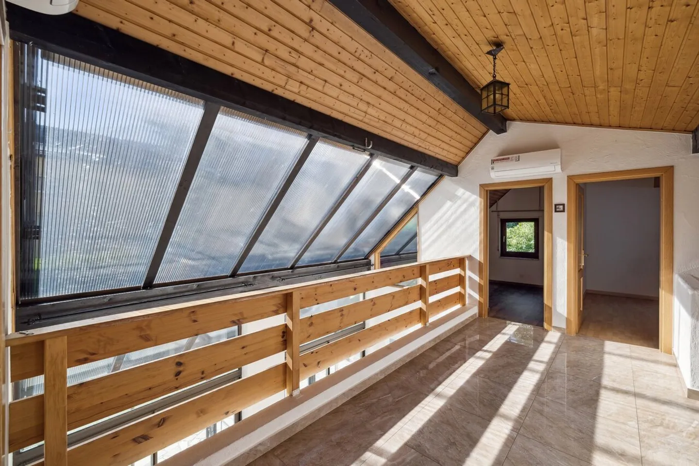Villa d'architetto molto luminosa - Foto 10 di 13